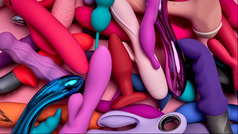Dildos y vibradores tech que revolucionan la búsqueda de placer. (Foto: Adobe Stock)