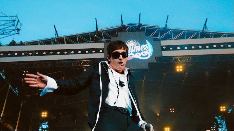 Dillom puso a vibrar el atardecer del primer día del Quilmes Rock 2025 en Tecnópolis. (Foto: Juli García - @juligarciafotografia)