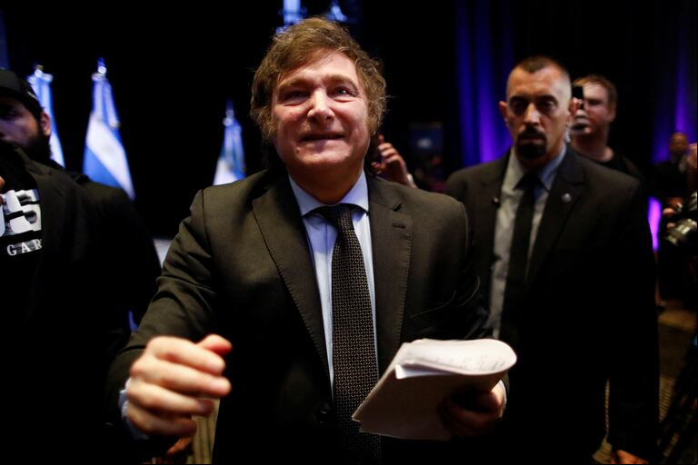Dolarización: cómo es el modelo que aplicó Ecuador y que sigue de cerca Javier Milei para la economía. (REUTERS/Agustin Marcarian).