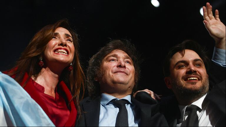 Durante la campaña presidencial de 2023, Marra fue una de las personas que más acompañó a Milei durante sus actos y recorridas de campaña. (Foto: REUTERS/Matias Baglietto).