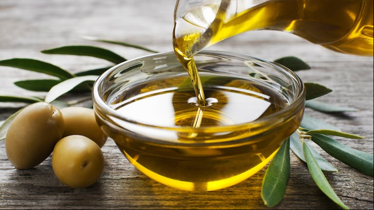 El aceite de oliva sanjuanino ya cuenta con sello de origen y reconocimiento nacional. (Foto: Adobe Stock).
