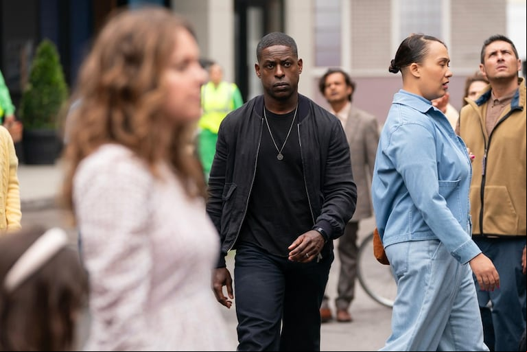 El agente Collins (Sterling K. Brown) se convierte en el principal sospechoso del asesinato del presidente. (Foto: Disney)