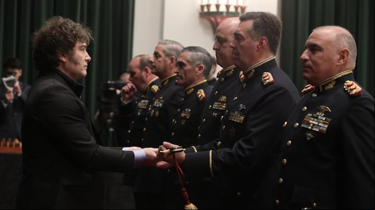 El anuncio del Gobierno sobre el servicio militar voluntario generó malestar en las Fuerzas Armadas (Foto: X/ @GAFrancosOk).