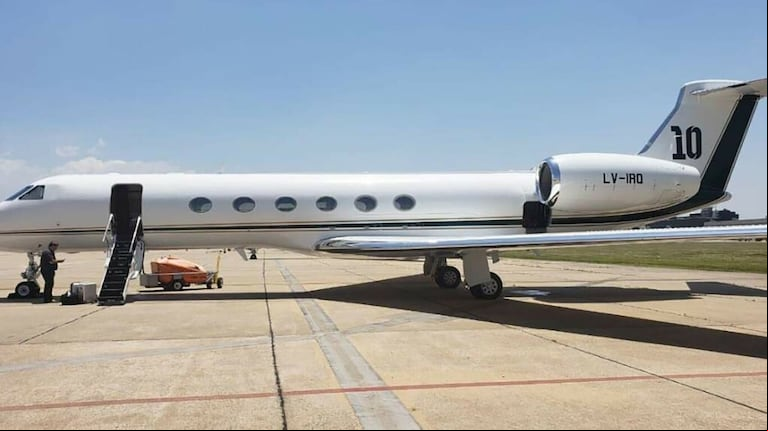 EL AVIÓN DE LIONEL MESSI. Le costó 15 millones de dólares (Foto: Redes)