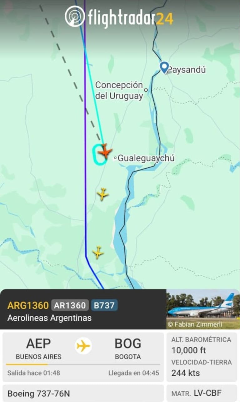El avión debió sobrevolar durante varios minutos la zona de Gualeguaychú. (Foto: captura de Flight Radar.)