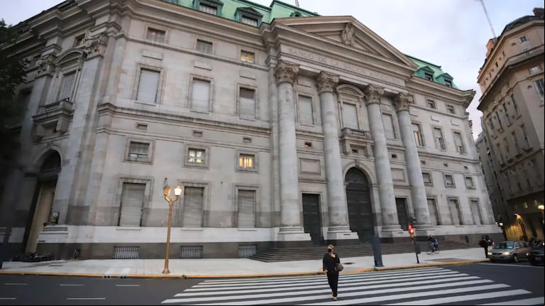 El Banco Nación fue transformado, por decreto, en una sociedad anónima.. (Foto: Juan Vargas/NA)