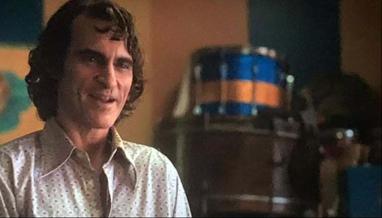 El bombo con los colores de Boca en "Joker". (Foto: captura de YouTube)