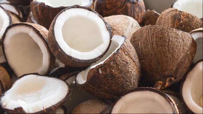 El coco es la fruta más calórica (Foto: Adobe Stock).