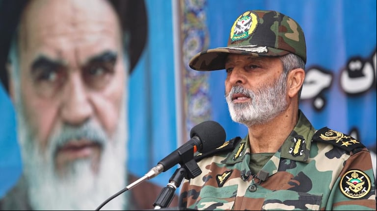 El comandante en jefe del Ejército de Irán, el general de división Abdul Rahim Musavi, negó que Irán haya sufrido daños. (Foto: gentileza IRNA).