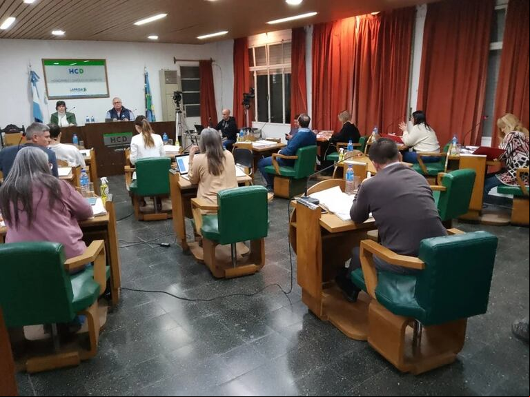 El Concejo Deliberante de Laprida estableció la séptima cuota de la tasa vial con tarifas escalonadas por hectárea, que varían desde $1376 para propiedades de 200 hectáreas o menos hasta $2439 por hectárea para aquellas que superen las 1400 hectáreas. (Foto: El Popular Hoy).