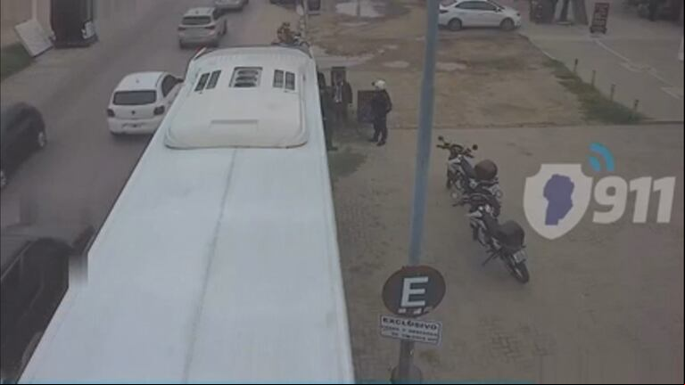 El conductor agresor quedó detenido. (Foto: captura video Policía de Córdoba)