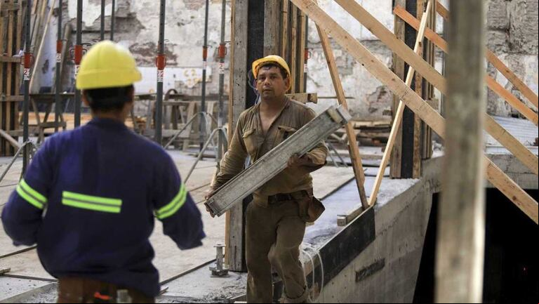 El costo de la mano de obra en la construcción apenas subió 0,3% en abril. (Foto: Marcelo Capece/NA).