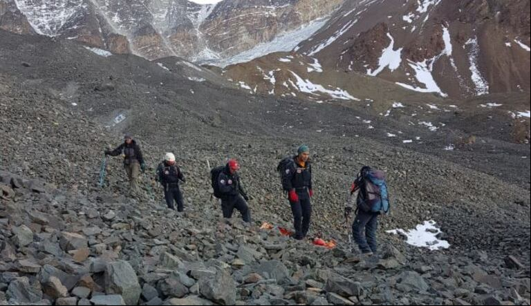 El cuerpo estaba en un glaciar del cerro RIncón, en Mendoza. Crédito: Patrulla de Rescate de Mendoza