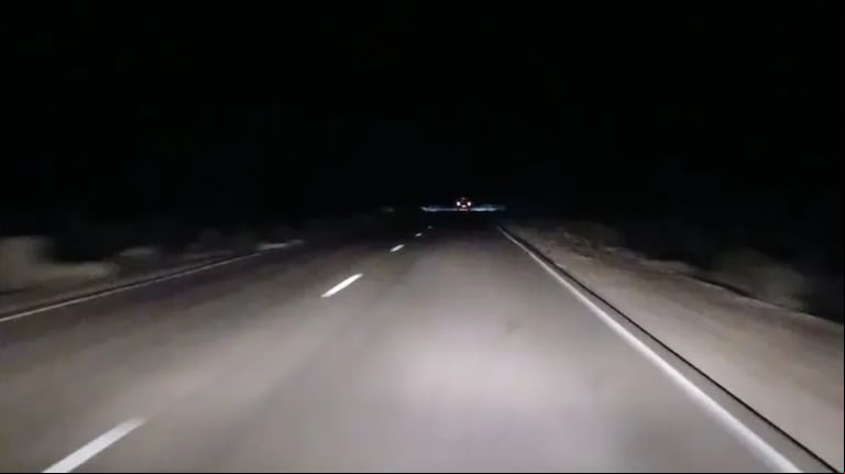 El dramático hecho ocurrió en plena ruta de General Roca, Río Negro. (Foto: Gentileza LM Neuquen).