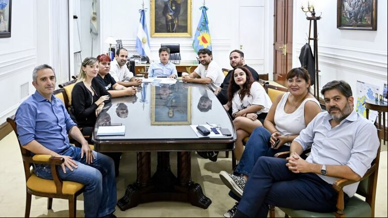 El gobernador bonaerense Axel Kicillof recibió en La Plata a Juan Grabois, en medio de la interna peronista. (Foto: Prensa Gobernación)