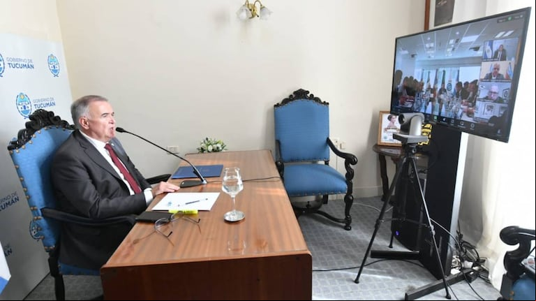 El gobernador de Tucumán, Osvaldo, Jaldo, participó de manera virtual en la reunión con sus pares en el CFI. (Foto: X @OsvaldoJaldo)