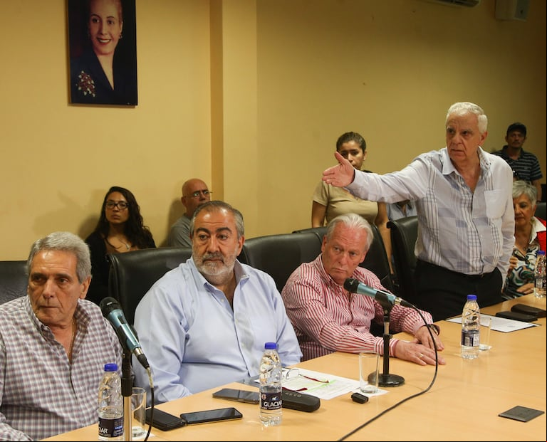El Gobierno busca acercar posiciones con un sector dialoguista del sindicalismo para darle impulso a la reforma laboral (Foto: Daniel Vides/NA).