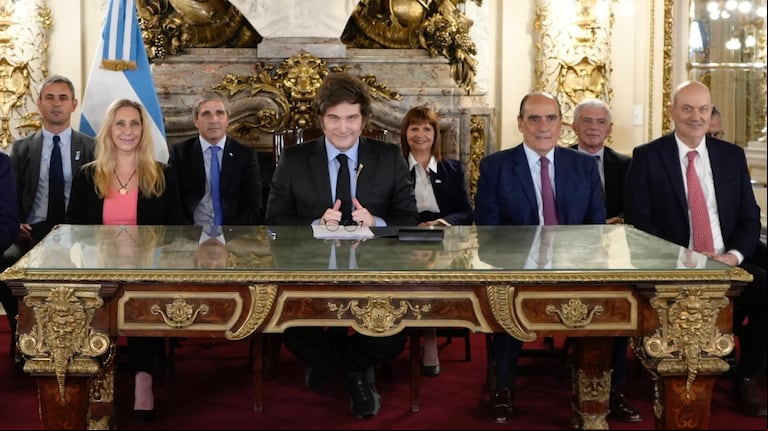 El Gobierno confirmó el acuerdo con el FMI y la salida del cepo cambiario el 11 de abril. (Foto: Presidencia).
