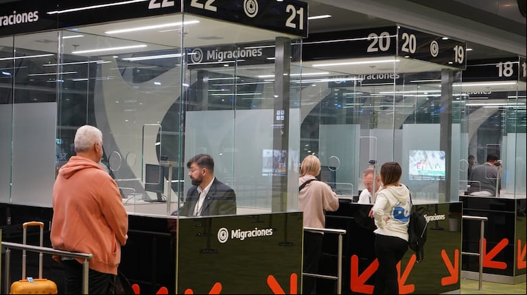 El Gobierno endurece la política migratoria y amplía los criterios para impedir el ingreso de extranjeros. (Foto: Ministerio del Interior)
