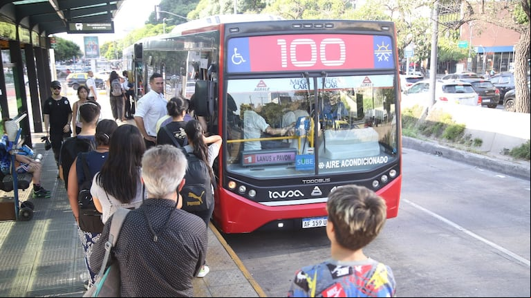 El Gobierno prevé que el boleto de colectivo se podrá pagar con tarjeta antes de mitad de año (Foto: NA / Juan Vargas)