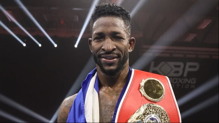 El “Indomable” es campeón de la Federación Internacional de Boxeo y enfrentará a Canelo. (Foto: IG @scullwilliam)