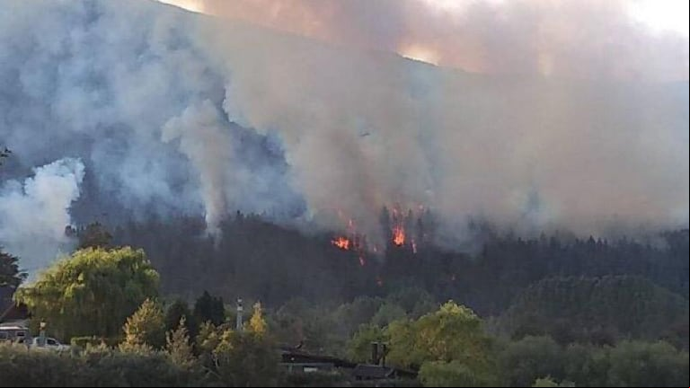 El informe detalla que las partidas para combatir incendios se habilitaron una vez que los focos cobraron mayor relevancia mediática.