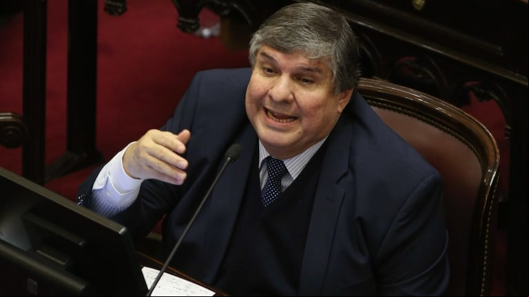 El jefe de bloque del Frente de Todos en el Senado José Mayans puso reparos al apoyo del acuerdo con el FMI (Foto: NA).