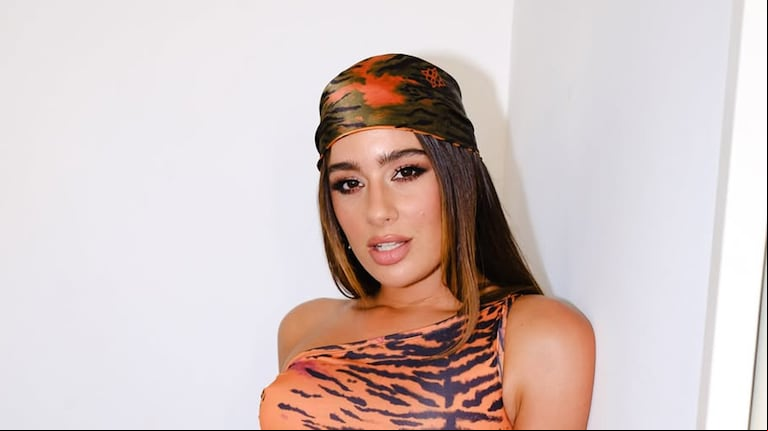 El look animal print de Flor Jazmín Peña. (Foto: Instagram/@florjazminpe).