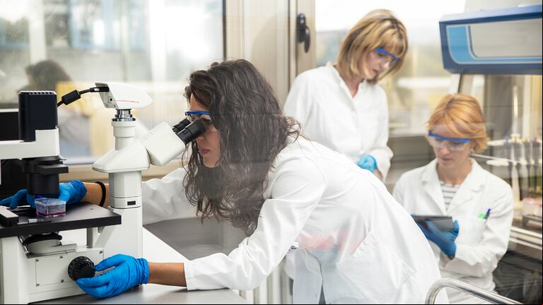 El machismo afecta a las youtubers de ciencia.