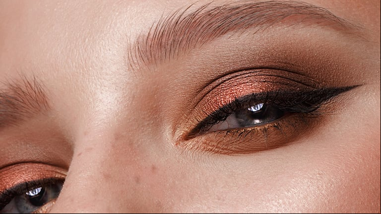 El maquillaje está estrechamente relacionado con los estándares de belleza. (Foto: Adobe Stock).