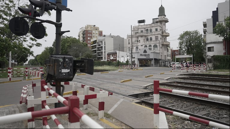 El matrimonio murió atropellado por un tren. (Foto: Agustina Ribó / TN)
