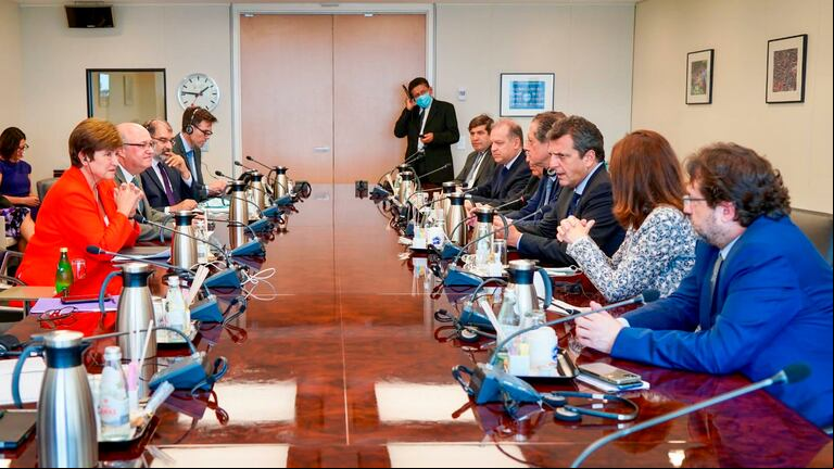 El ministro de Economia, Sergio Massa, en la primera reunión con la jefa del FMI, Kristalina Georgieva, el lunes 12 de septiembre en Washington. (Foto: Ministerio de Economía)