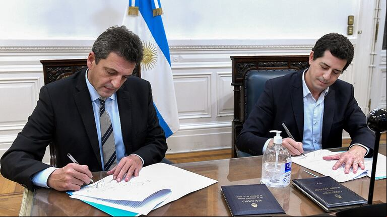 El ministro de Economía, Sergio Massa y su par del Interior, Wado De Pedro. Foto: NOTICIAS ARGENTINAS.