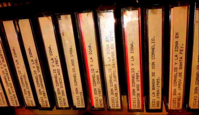 El minucioso archivo de imágenes de la banda (Foto: Facebook/doncornelioylazona)