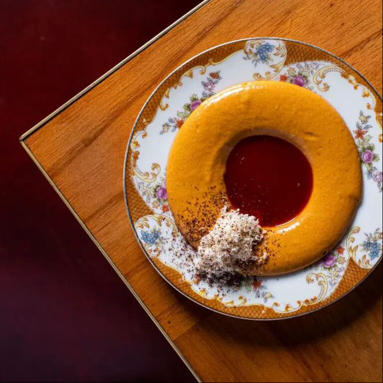 El muhamara de Kalika, un puré de pimientos asados, nueces y miga de pan. (Foto: Instagram/@mishigueneba).