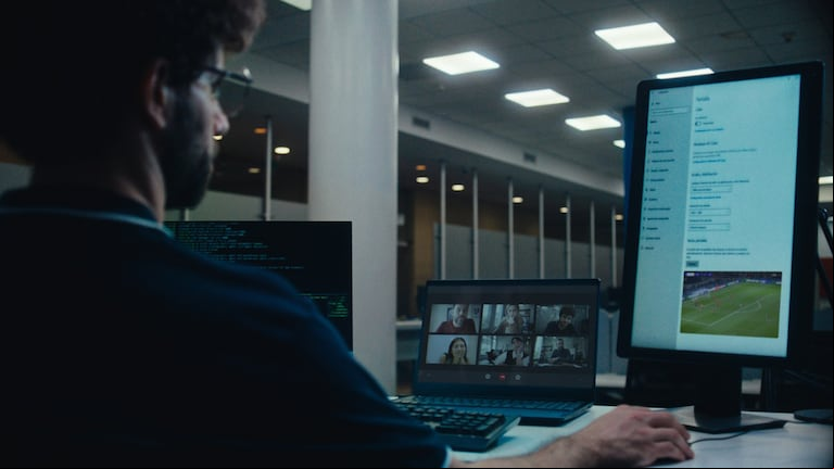 El nuevo invento para ver la Champions y trabajar al mismo tiempo. (Foto: Heineken)