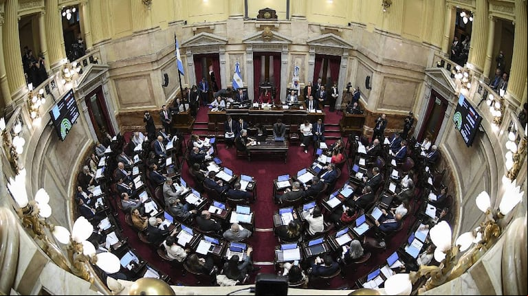 El oficialismo cuenta los votos y acelera las negociaciones para la sanción del Presupuesto 2025. (Foto: NA)