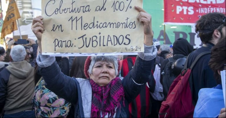 El PAMI hizo recortes en la cobertura de medicamentos. (Foto: NA)