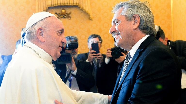El Papa Francisco recibió a Alberto Fernández para una audiencia privada en enero de 2020. (Foto: DPA/Presidencia).