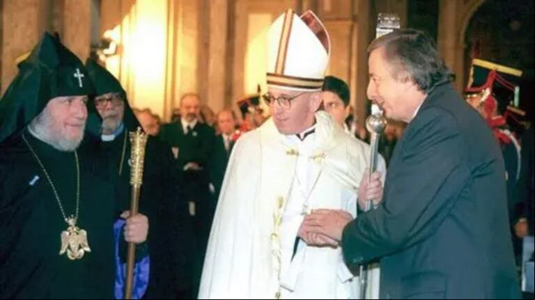 El papa Francisco y Néstor Kirchner. (Foto: archivo TN)
