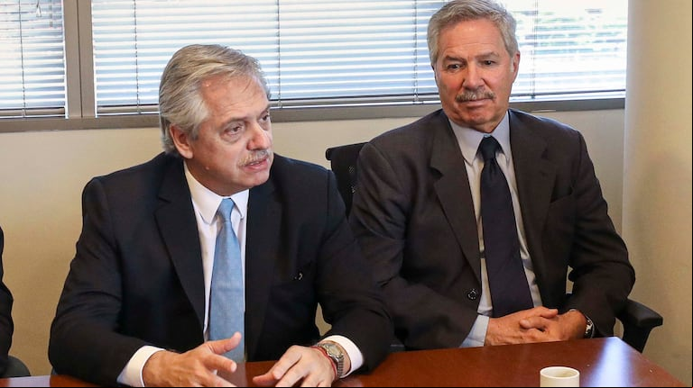El presidente, Alberto Fernández, en un encuentro con el entonces canciller, Felipe Solá (Foto: NA).