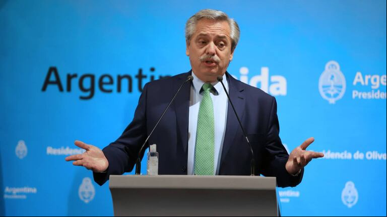 El presidente Alberto Fernández, en una conferencia de prensa (Foto: NA).