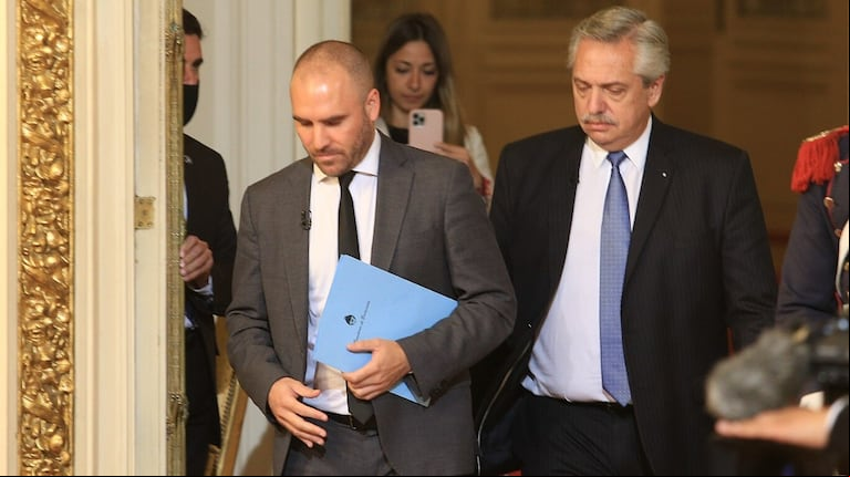 El presidente Alberto Fernández y el ministro de Economía, Martín Guzmán, reclamaron acompañamiento del Congreso para gravar la renta inesperada. (Foto: NA - Daniel Vides).