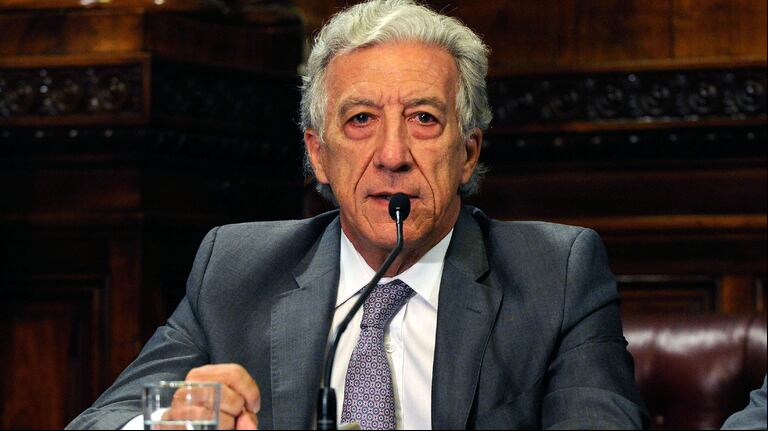 El presidente de la AEA apuntó contra la alta presión tributaria. (Foto: Prensa Senado).