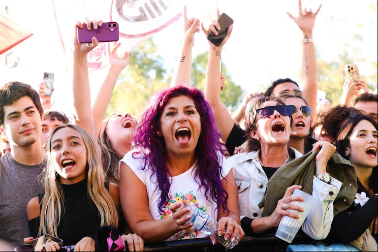 El público del Quilmes Rock 2025 vibró desde temprano en Tecnópolis. (Foto: Juli García / @juligarciafotografia).