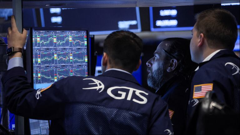 El riesgo país se ubica por debajo de los 800 puntos por primera vez desde abril de 2019. (Foto: Brendan McDermid/Reuters).