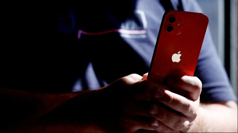 El secreto para que tu iPhone no se vuelva lento con el tiempo. (AdobeStock)