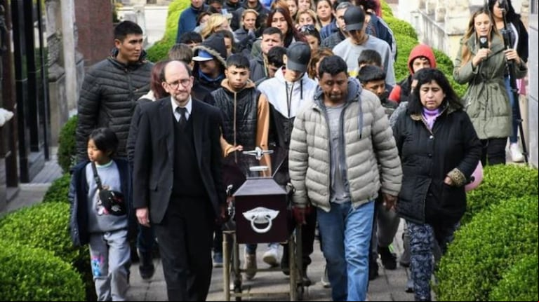 El sepelio de Lucas Vega Caballero. (Foto: Clarín).