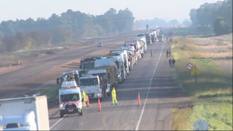 El tránsito está cortado en la zona. (Foto: captura TN)