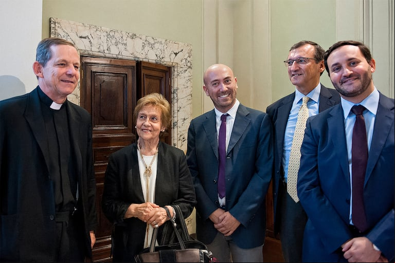 Elina Gianoli presentando la Cátedra que lleva su nombre en la Università de la santa Croce, en Roma. (Foto: gentileza Editorial Planeta).